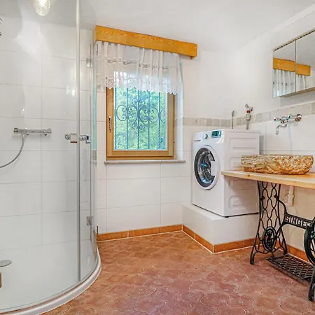 Ferienhaus In Ruhiger Lage *